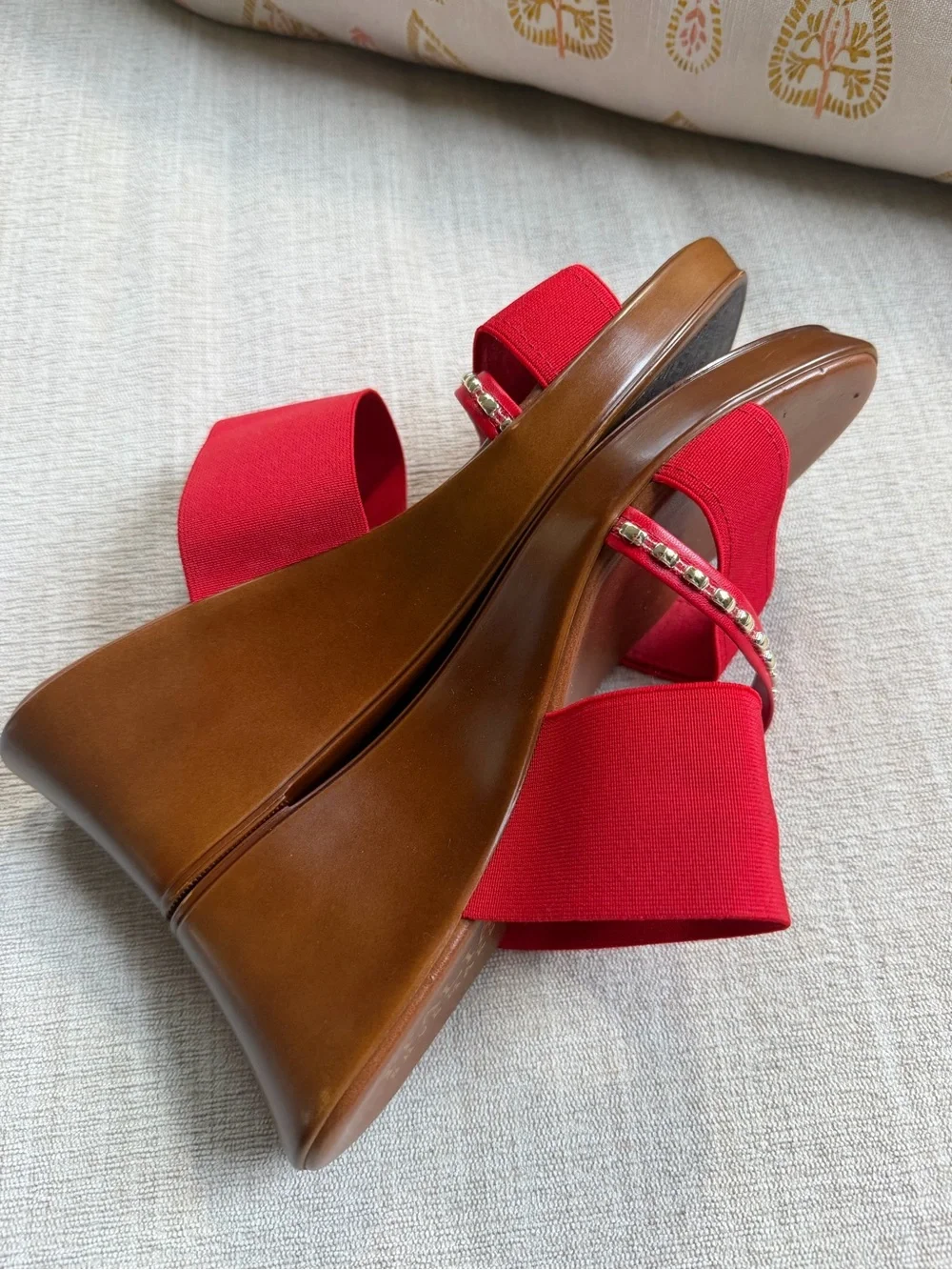 NWOB Italian Showmakers Red Marcia Wedge Sandals. Women's Size: 9.